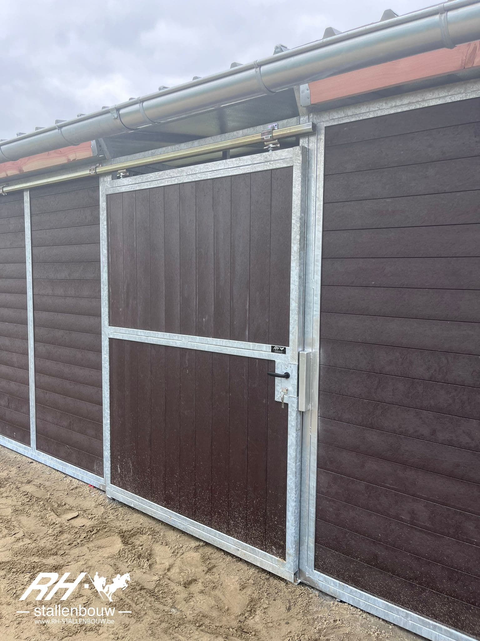 Nieuwe Basic+ buitenstallen met voedergang - afbeelding 6