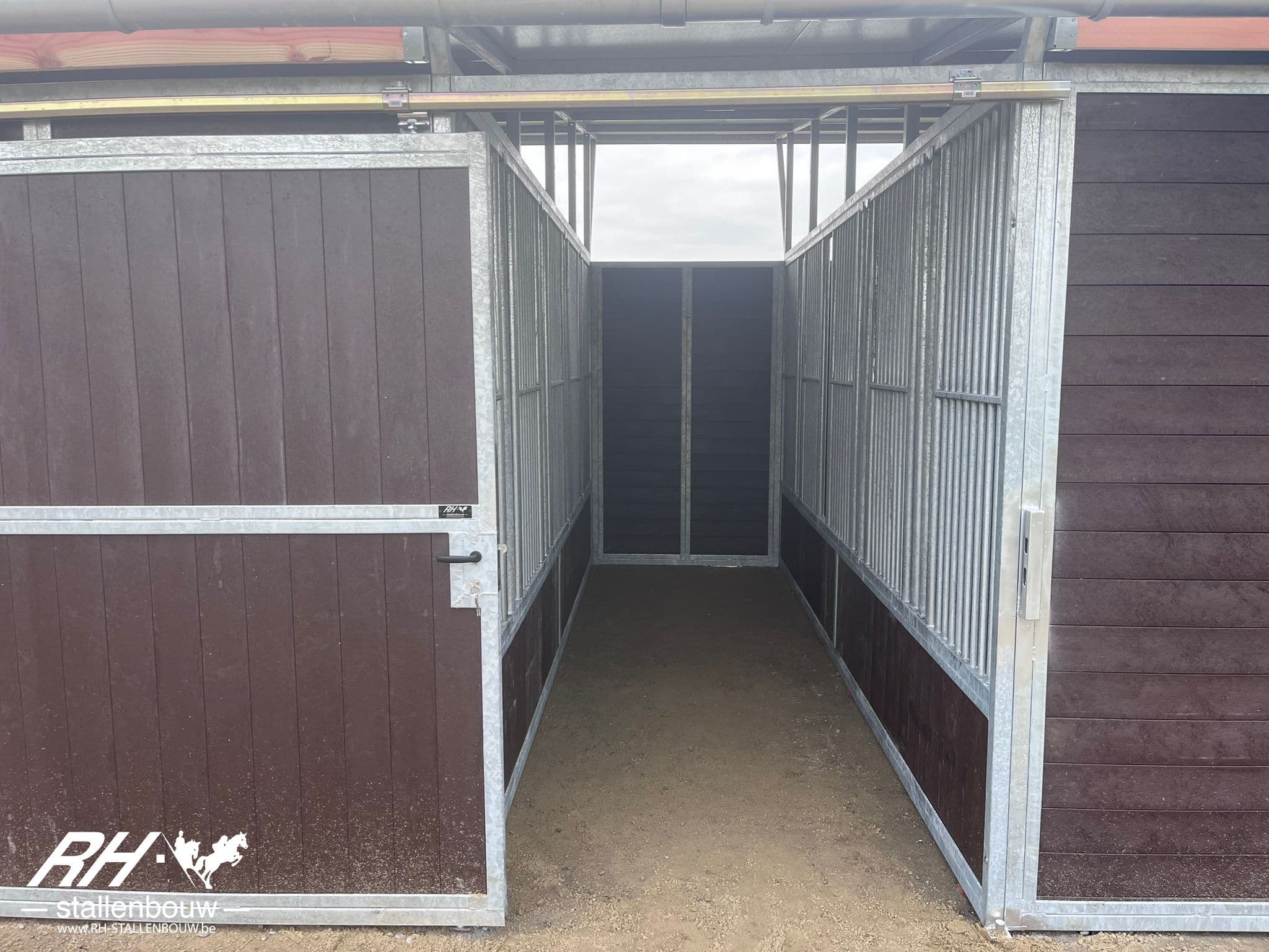 Nieuwe Basic+ buitenstallen met voedergang - afbeelding 7