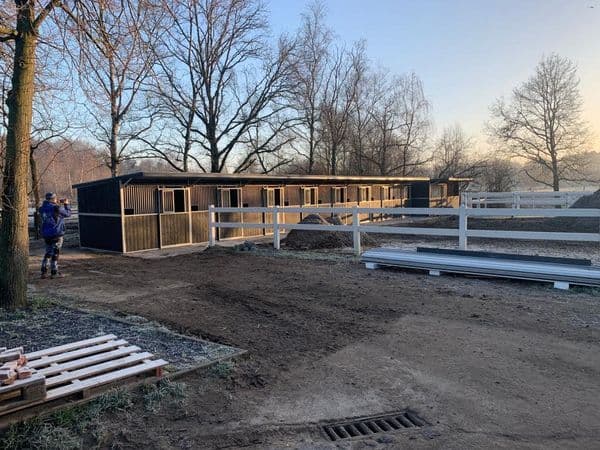 Buitenstallen te Belsele - afbeelding 5