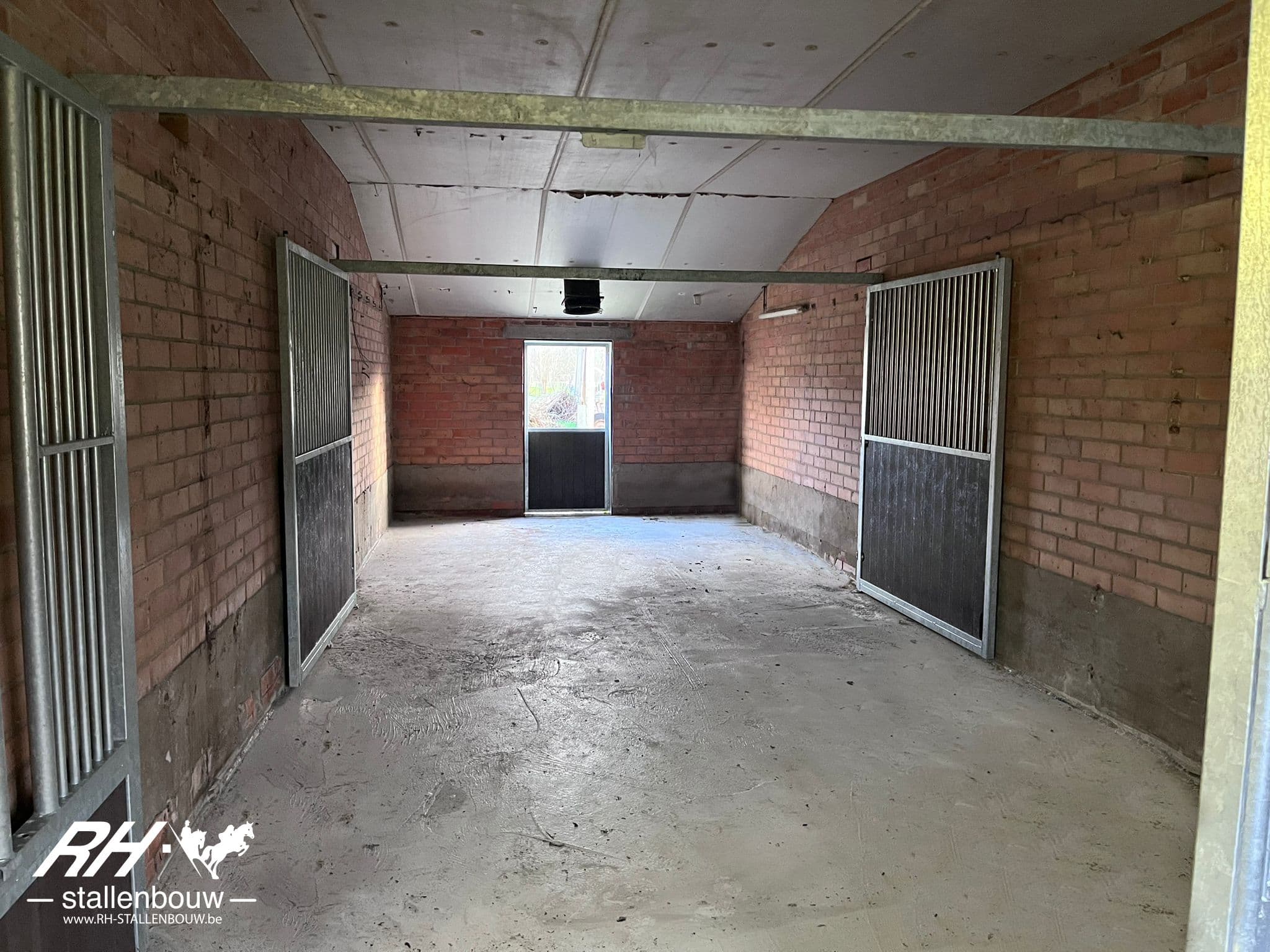 Opendraaibare voer- & zijwanden en draaideuren draai/kiep - afbeelding 7