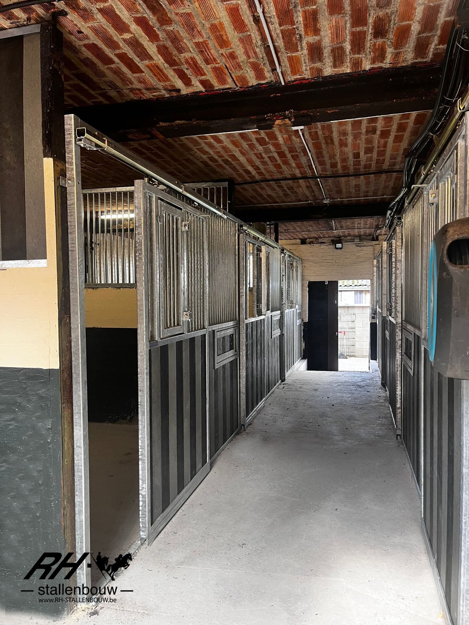 Binnenstallen te Grez-Doiceau - afbeelding 3