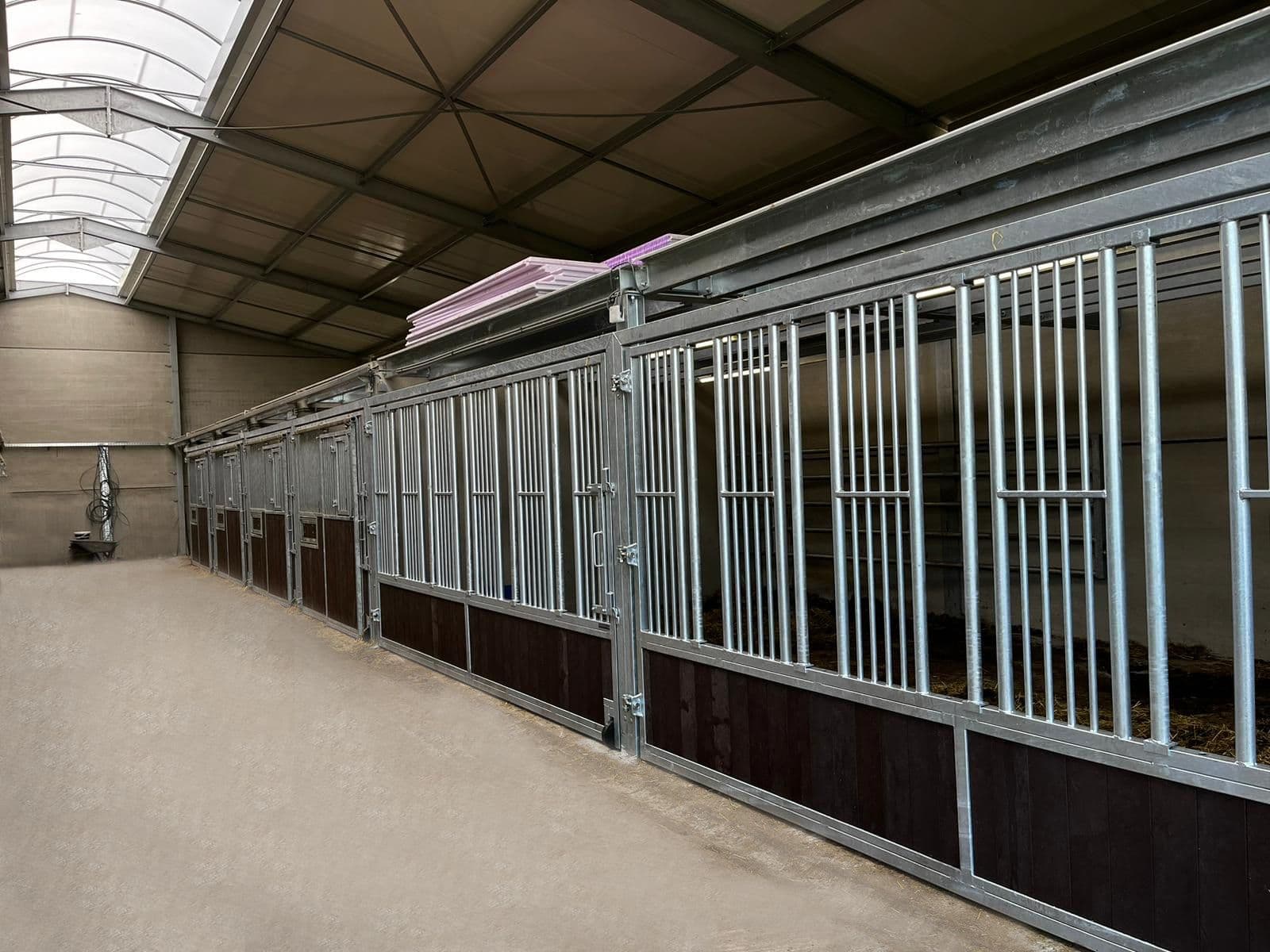 Voorwanden basic model "Evita" met draaibare voerbak - afbeelding 7