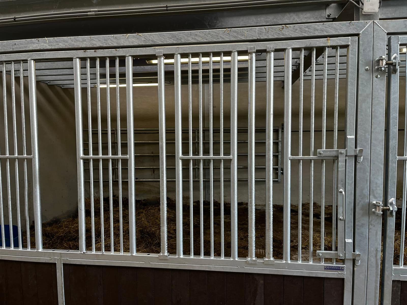 Voorwanden basic model "Evita" met draaibare voerbak - afbeelding 9