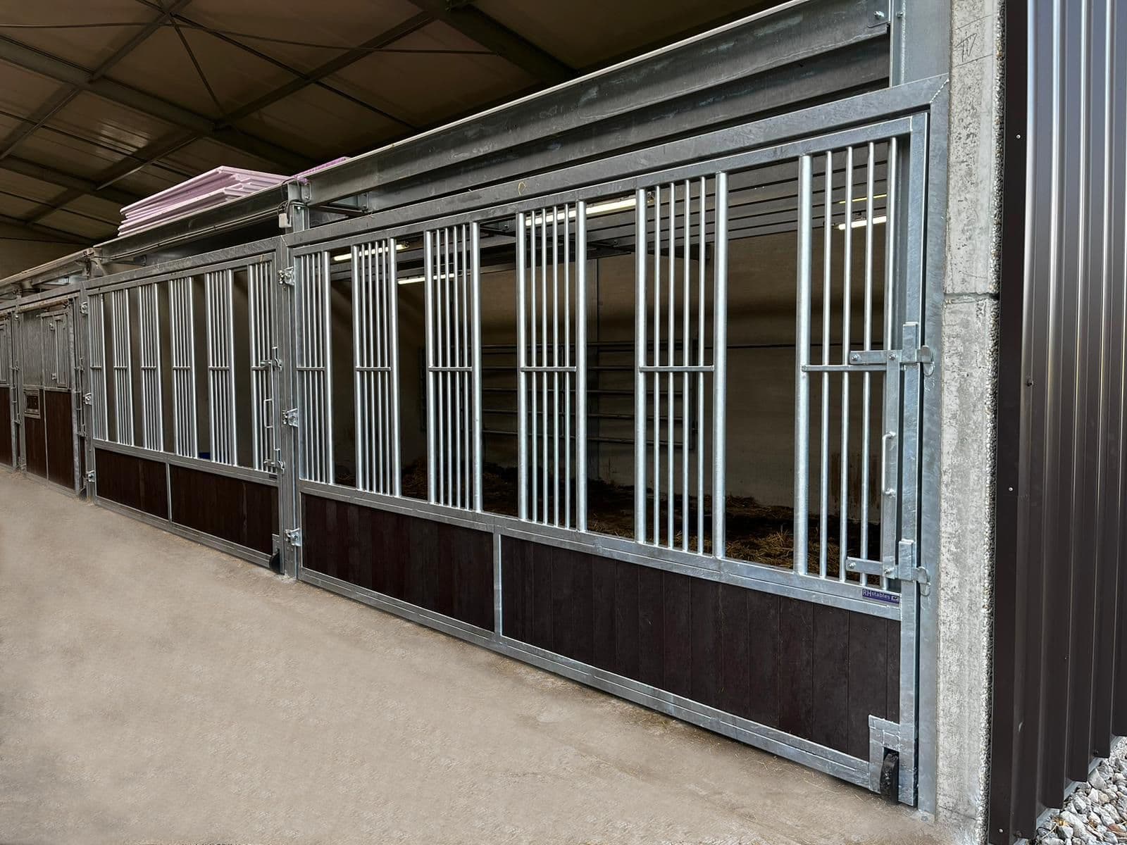 Voorwanden basic model "Evita" met draaibare voerbak - afbeelding 10