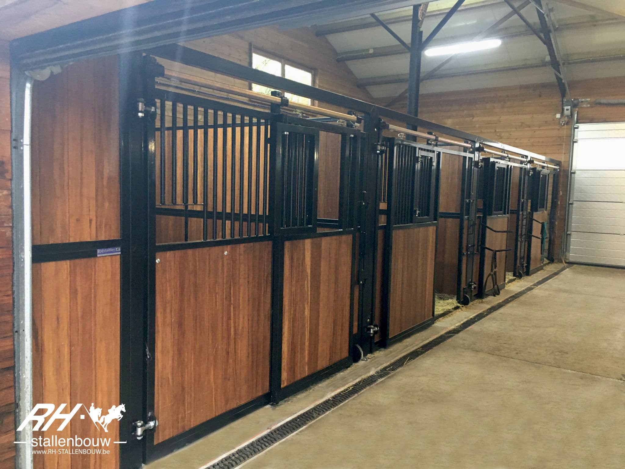 Voorwanden Evita met minideurtje en zijwanden volledig dicht - afbeelding 2