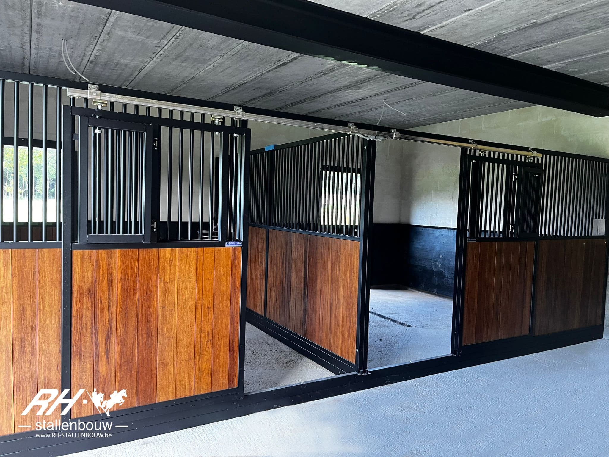 Binnenstallen te Schilde - afbeelding 1