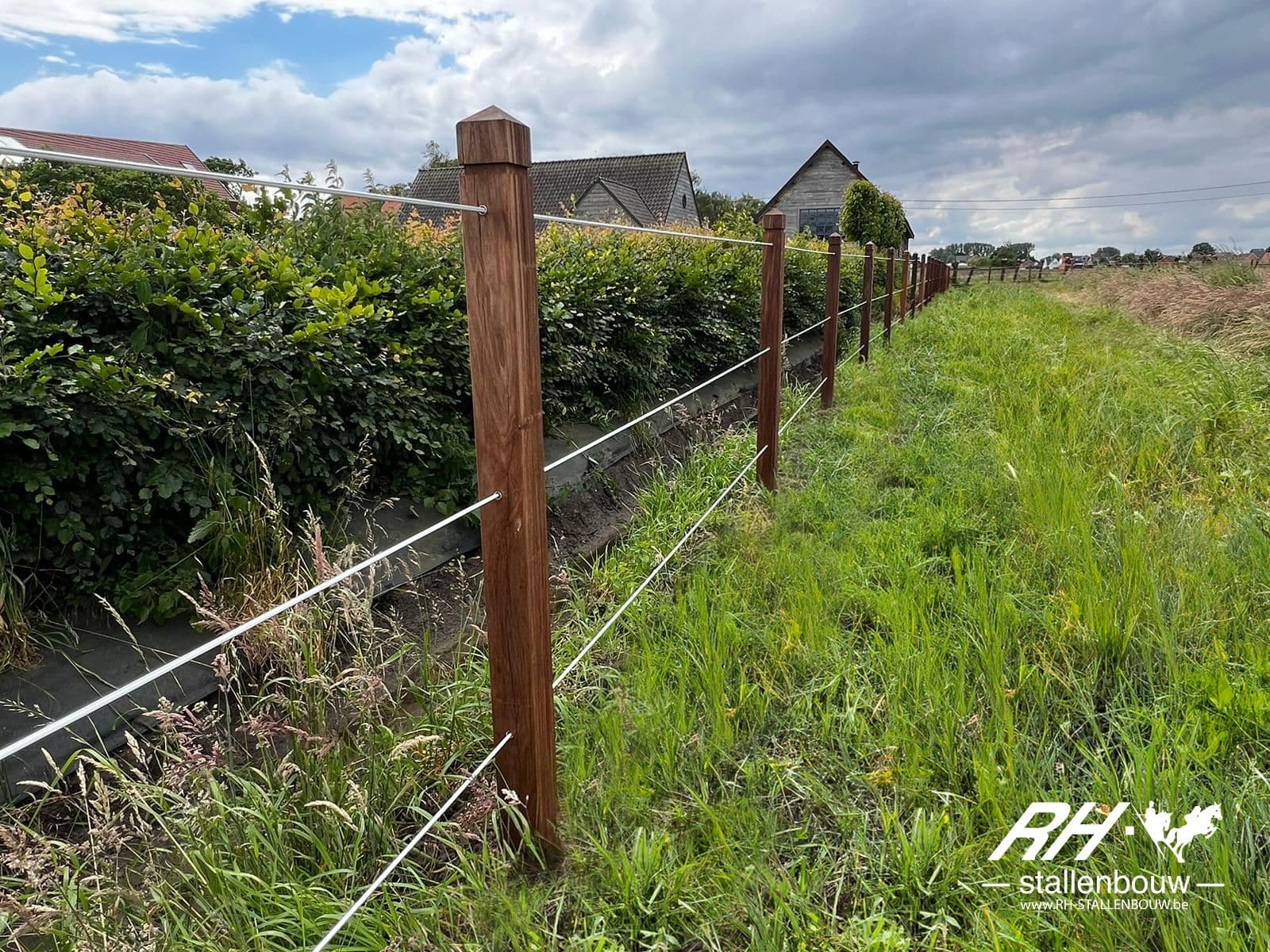 Hardhouten omheining te beveren - afbeelding 3